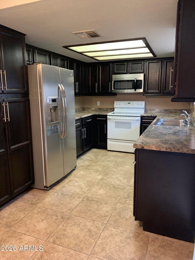 Building Photo - 1774 E Tara Dr