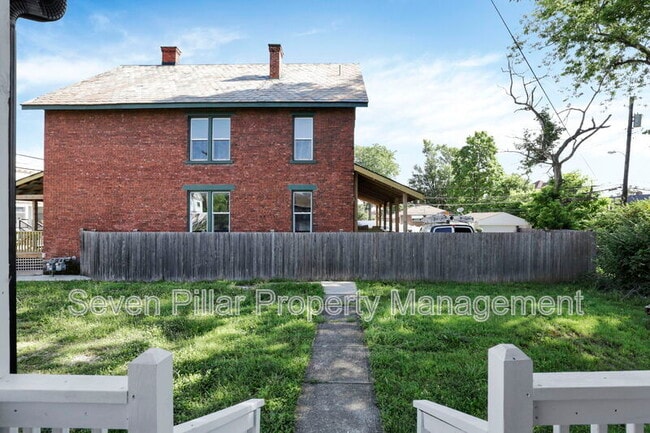 Building Photo - 1546 Granville St