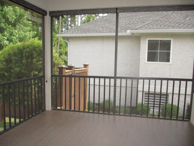 Building Photo - 104 Shadow Wood Bend