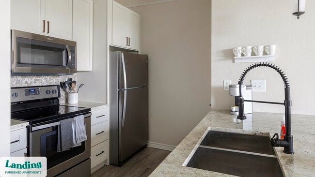 Building Photo - 6101 N Riverside Dr