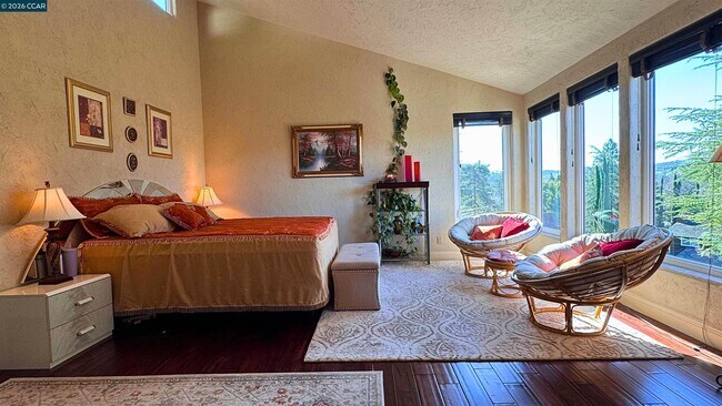 Building Photo - 44 Pulido Ct