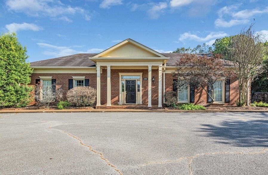 Building Photo - 5841 Brentwood Trce