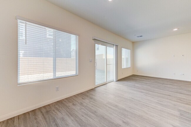 Building Photo - Newly Built 4 bedrooms in Cadence