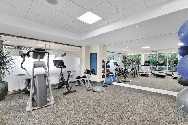Building Photo - 550 S Ocean Blvd