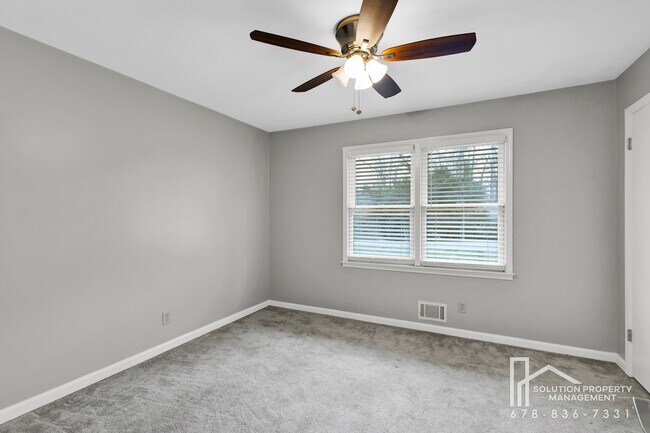 Building Photo - 3925 Chicamauga Dr