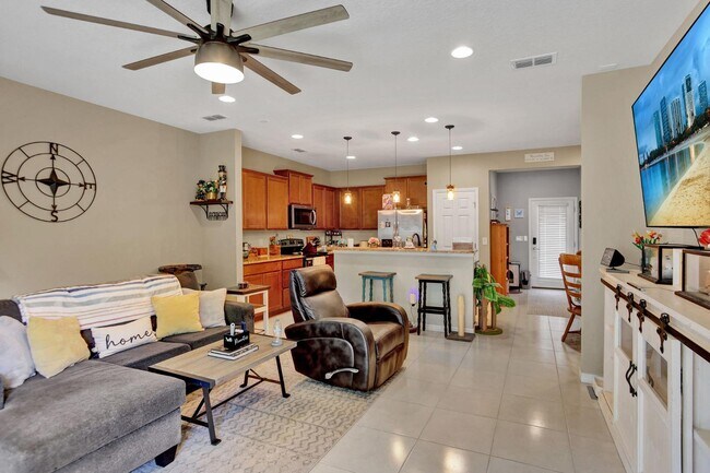 Building Photo - 7036 Beauhaven Ct