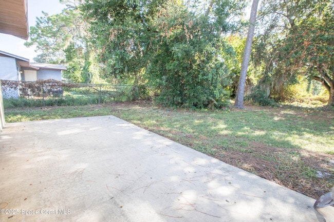 Building Photo - 415 Country Ln Dr