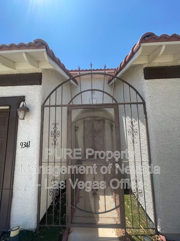 Building Photo - 9341 Lugo St