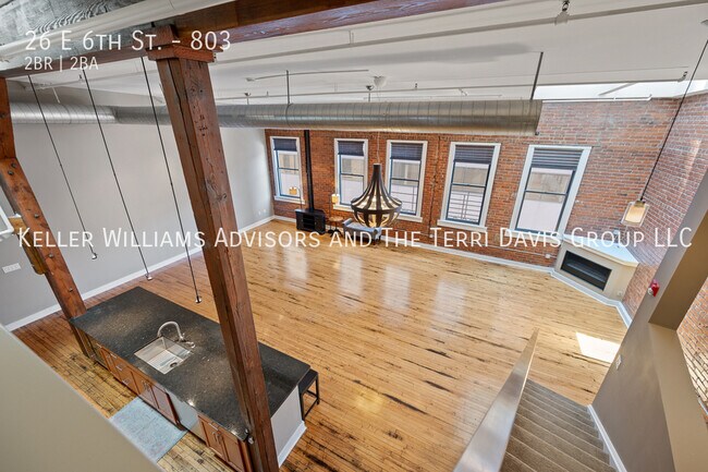 Building Photo - 26 E 6th St