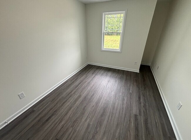 Building Photo - 516 S Ryals St