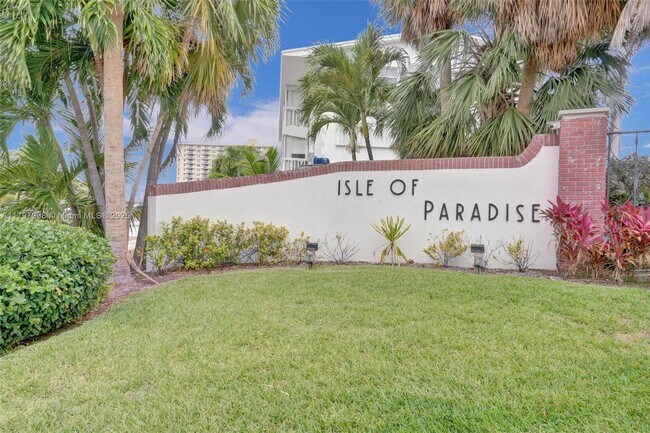 Building Photo - 450 Paradise Isle Blvd
