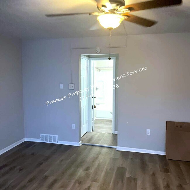 Building Photo - 401 Jackson St