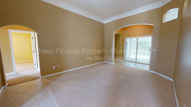 Building Photo - 11861 Lake Fern Dr