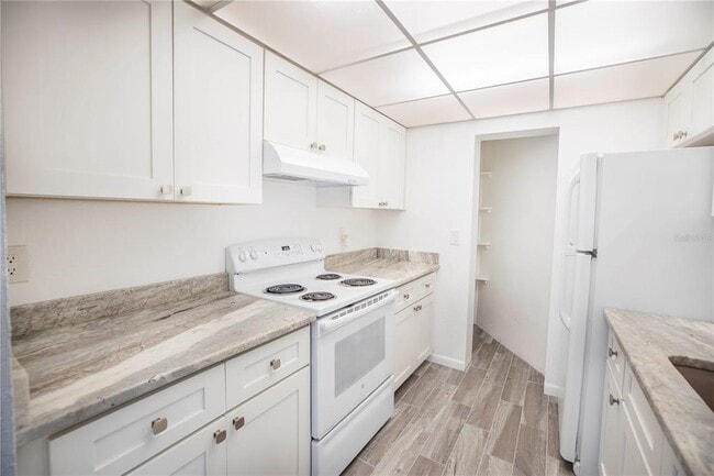 Building Photo - 8630 Blind Pass Rd