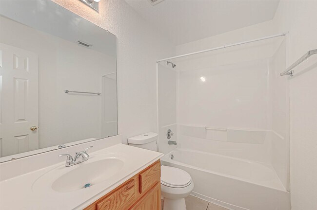 Building Photo - 5815 Plantation Crest Dr