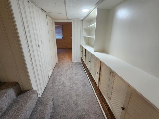 Building Photo - 65 Clarendon Ave