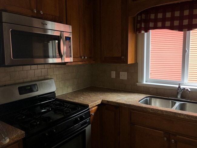 Building Photo - Charming 3-Bedroom Home Near Kenosha Dream...