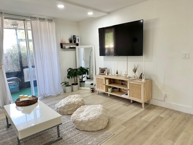 Building Photo - 1271 NW 13th St