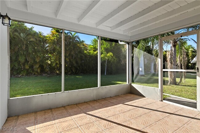 Building Photo - 4208 SE 19th Pl