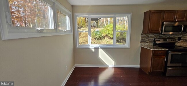 Building Photo - 7613 Locust Ln