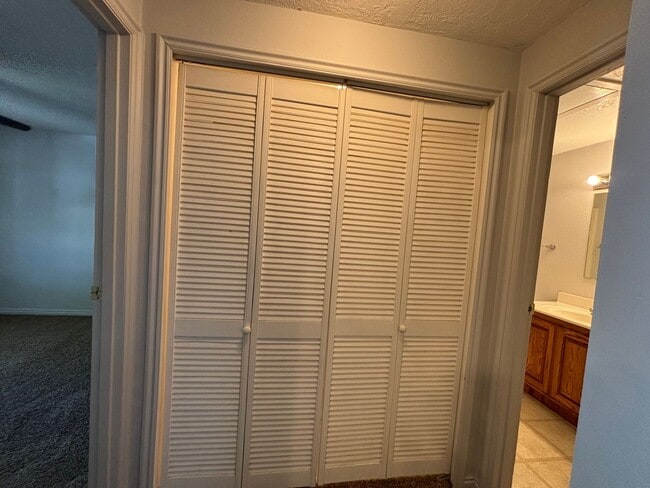 Building Photo - DARLING ONE BEDROOM FOR RENT!