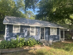 Building Photo - 825 Brooks Rd