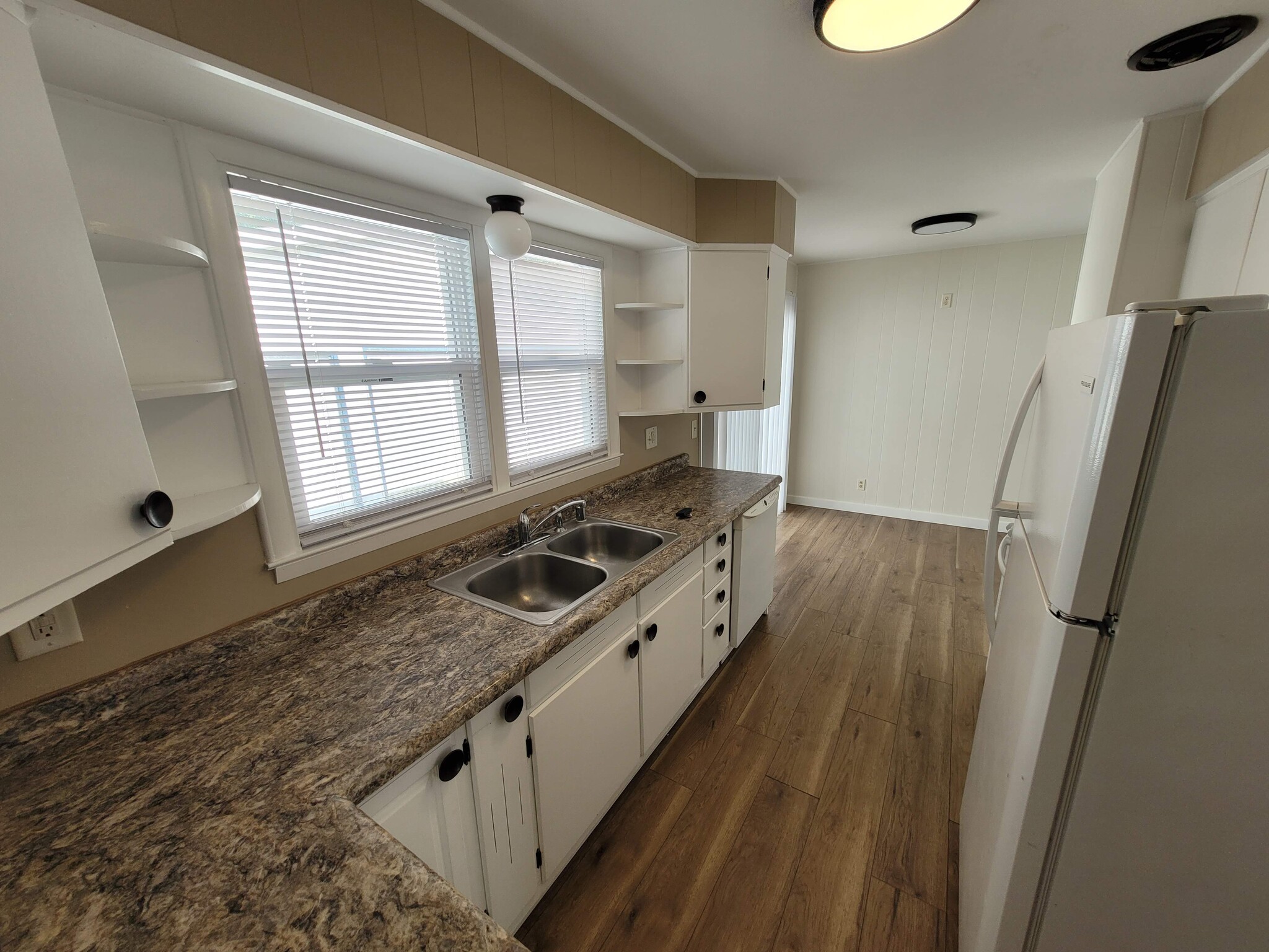 Building Photo - 1207 Townline Ave