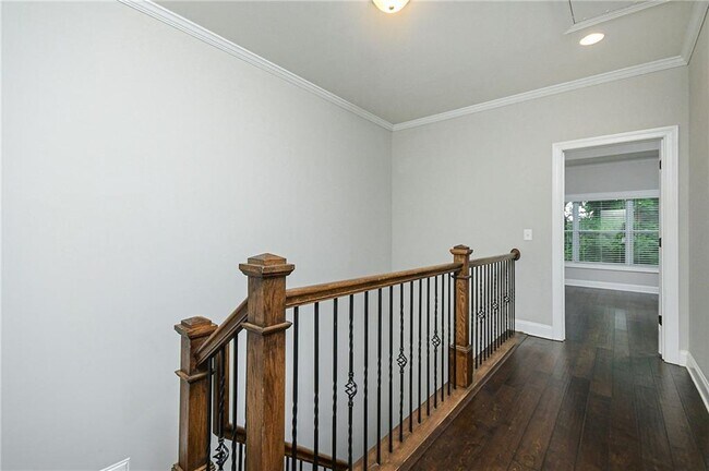 Building Photo - 1299 Linden Ct