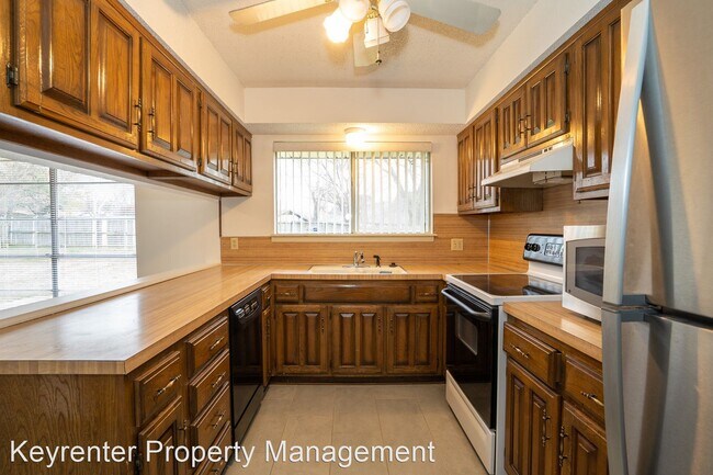 Building Photo - 3 br, 2 bath House - 1810 W 64th St