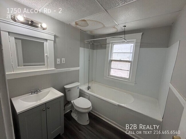 Building Photo - 1750 Alcoy Rd