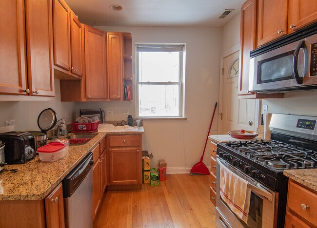 Building Photo - 4402 W Parker Ave