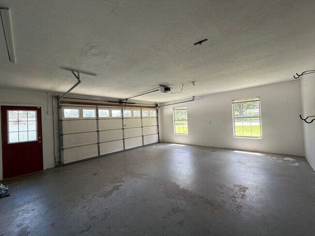 Building Photo - 10024 SW 73rd Terrace