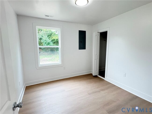 Building Photo - 321 St Mark St