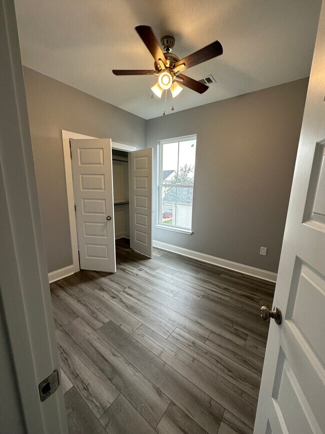 Building Photo - 1522 Sere St