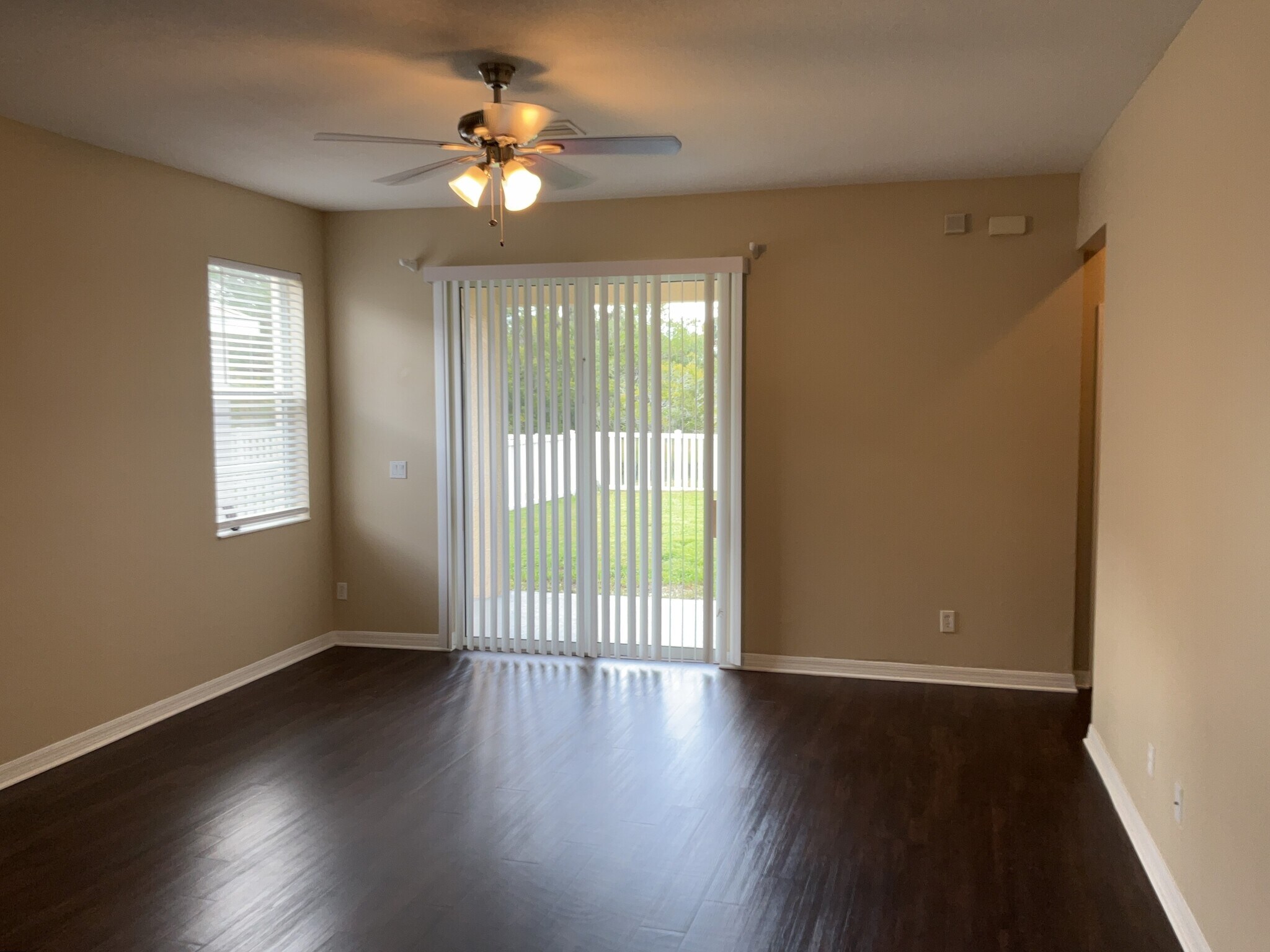 Building Photo - 15031 Skip Jack Loop