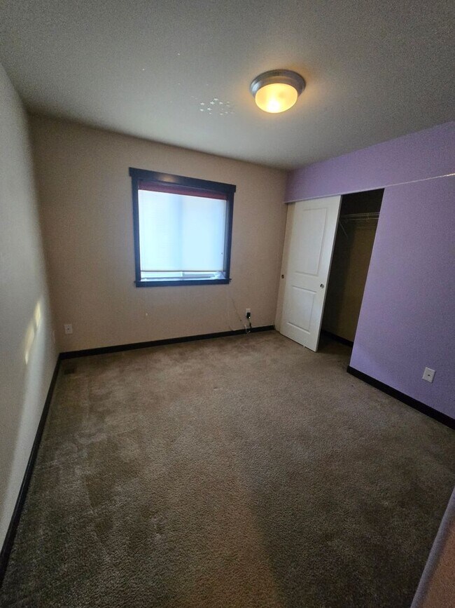 Building Photo - Welcome to this beautiful 4-bedroom, 2.5-b...