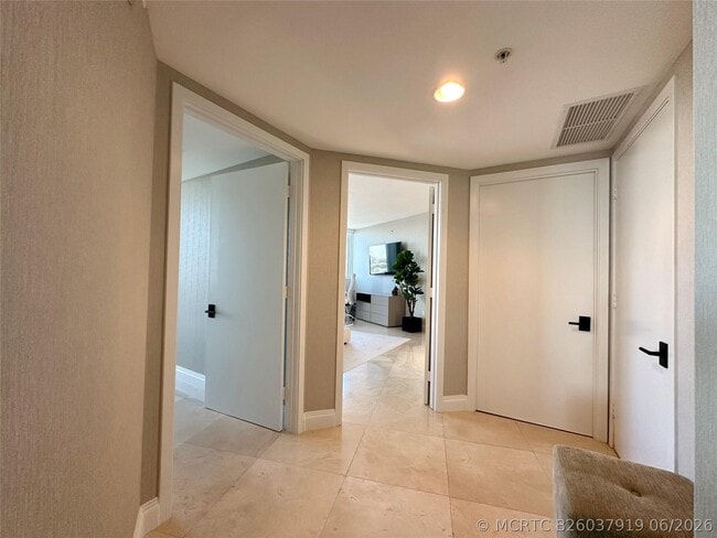 Building Photo - 18201 Collins Ave