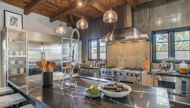 Building Photo - 902 W Verde Ln