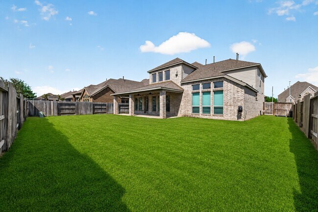 Building Photo - 25109 Pinebrook Grove Ln