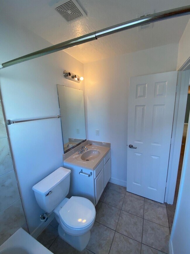 Building Photo - 3710 Sherwood Ln