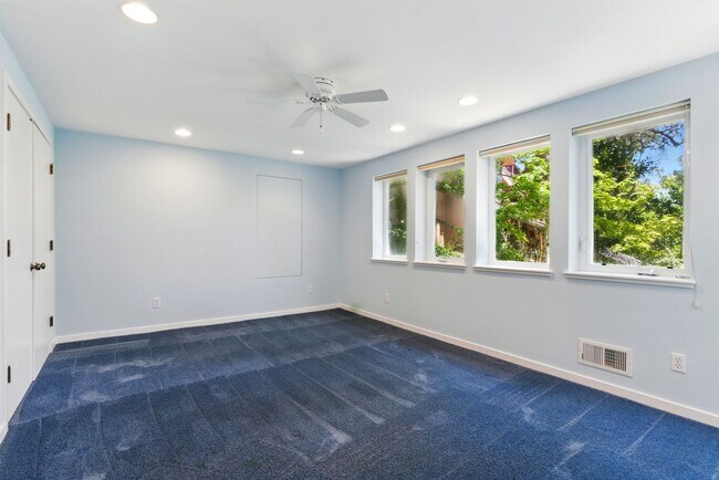 Building Photo - Gorgeous 4 bedroom home in Greenbrae with ...