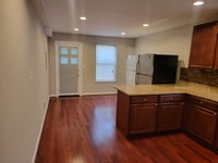 Building Photo - 830 W Pratt St