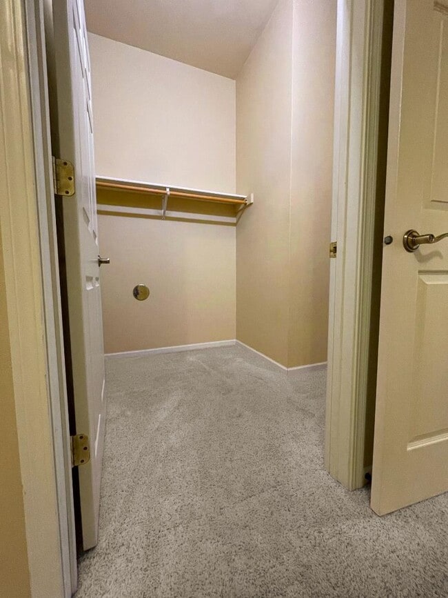 Building Photo - 323 W Main St