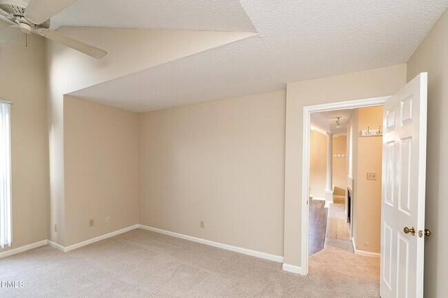 Building Photo - 1021 Brighthurst Dr
