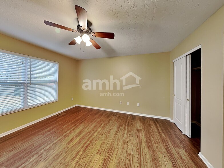 Building Photo - 2058 River Birch Dr