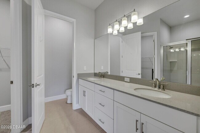 Building Photo - 42 Longridge Ln