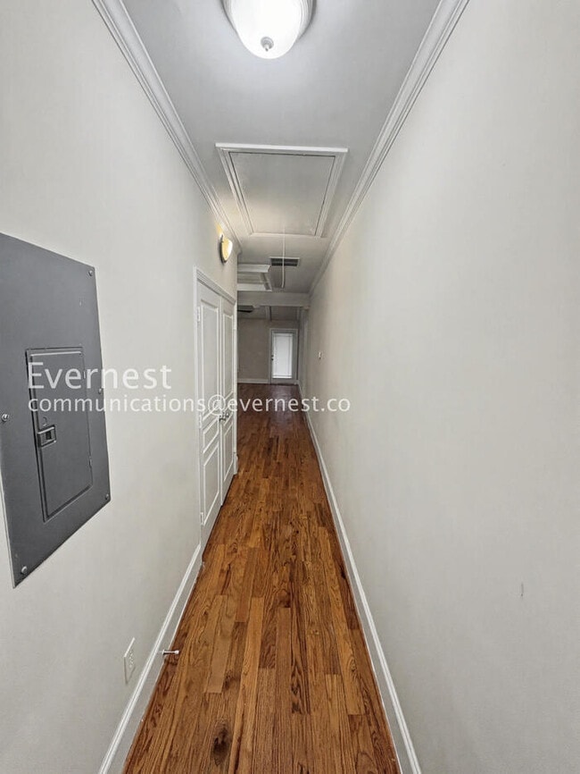 Building Photo - 3 Bed/2 Bath House/ Available Now!