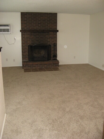 Building Photo - 732 Delaware Ave