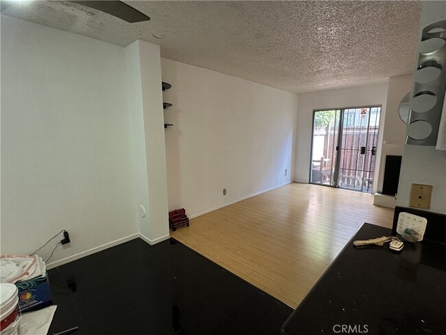 Building Photo - 9336 Van Nuys Blvd