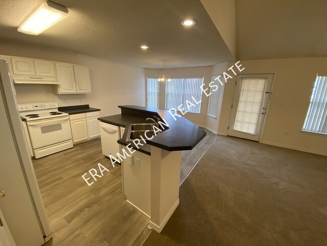 Building Photo - ***MOVE IN SPECIAL- First Full Month Rent ...